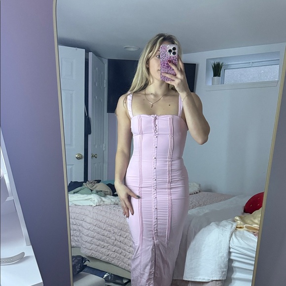 Oh Polly Dresses & Skirts - Oh Polly Light Pink Midi Dress